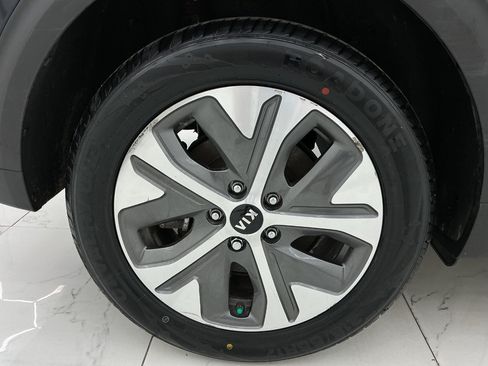 Used 2020 Kia Niro EX w/ Cold Weather Package FWD image 44