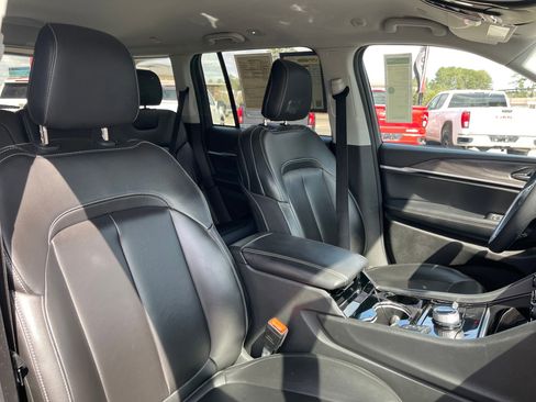 Used 2023 Jeep Grand Cherokee Limited w/ Black Appearance Package image 31