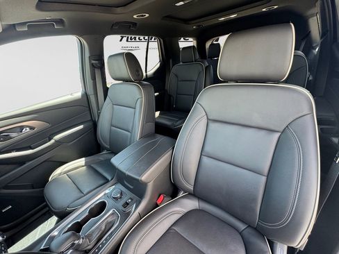 Used 2023 Chevrolet Traverse Premier AWD/4WD image 19