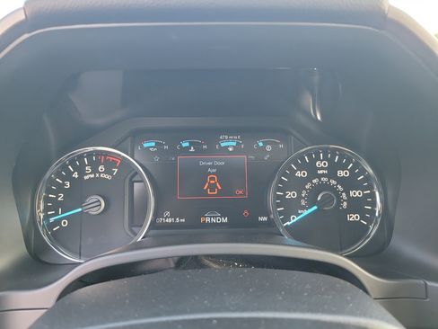 Used 2019 Ford F150 Platinum w/ Equipment Group 701A Luxury AWD/4WD image 31