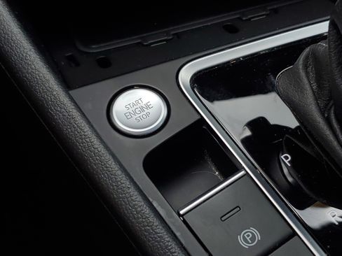 Used 2019 Volkswagen Jetta R-Line w/ R-Line Cold Weather Package FWD image 29