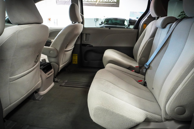 Used 2014 Toyota Sienna LE FWD image 19