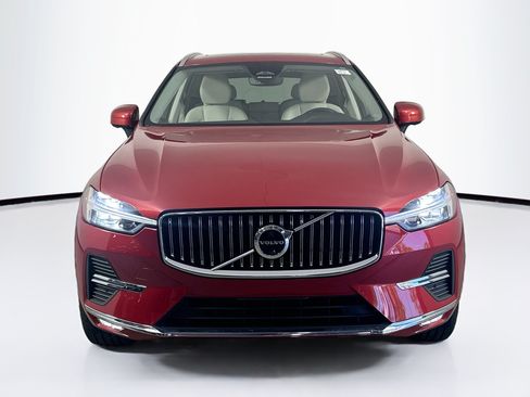 Used 2023 Volvo XC60 B5 Plus FWD image 2