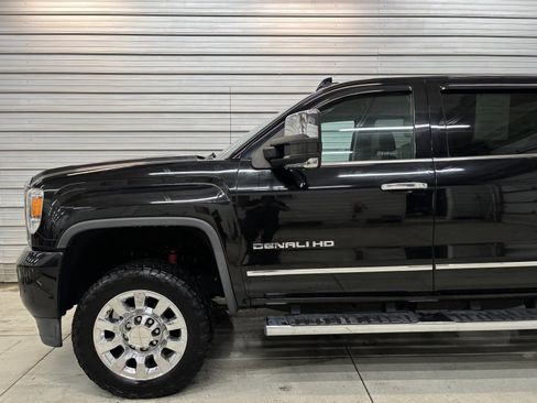 Used 2016 GMC Sierra 2500 Denali w/ Duramax Plus Package image 16