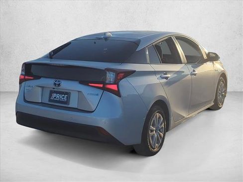 Certified 2022 Toyota Prius LE image 5
