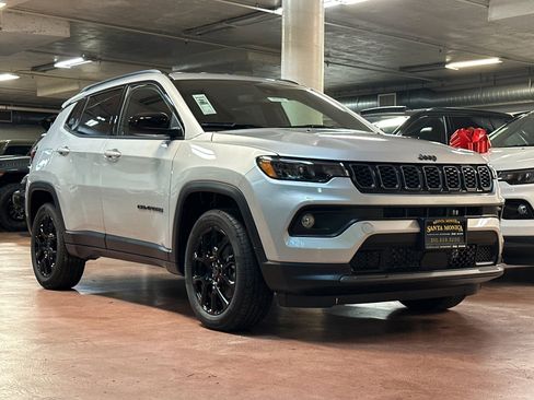 New 2026 Jeep Compass Latitude image 7