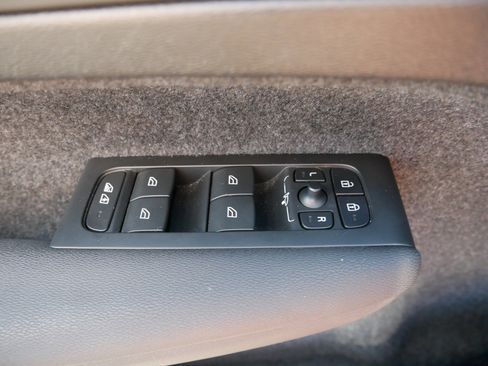Certified 2023 Volvo C40 P8 Recharge Ultimate AWD/4WD image 16