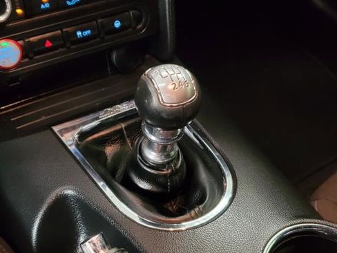 Used 2015 Ford Mustang GT image 27