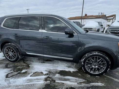 Used 2021 Kia Telluride EX w/ EX Premium Package image 3