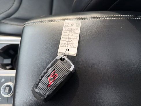 Used 2020 Ford Explorer ST w/ ST Street Pack image 32