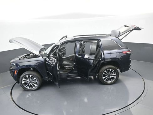 Used 2024 Jeep Grand Cherokee Overland w/ Luxury Tech Group IV image 73