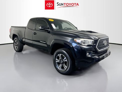 Used 2019 Toyota Tacoma TRD Sport image 1