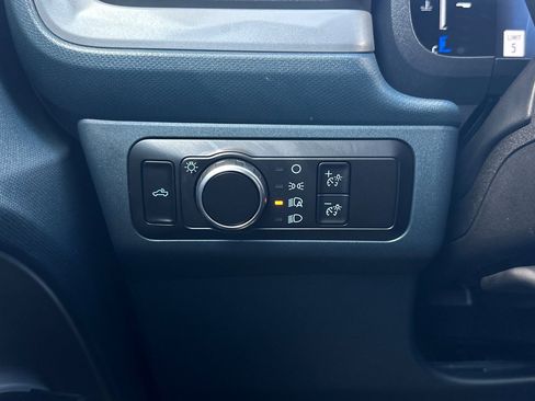 Certified 2025 Ford Maverick Lariat w/ Black Appearance Package image 28