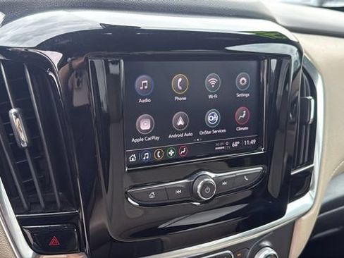 Used 2023 Chevrolet Traverse LS FWD image 17