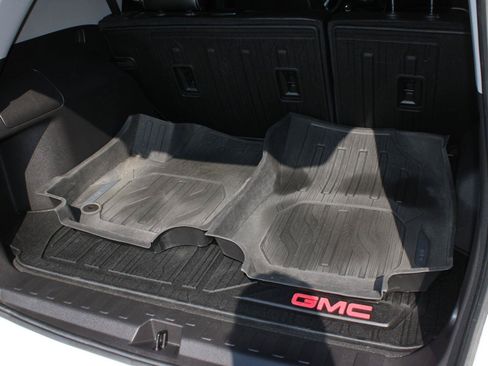 Used 2024 GMC Terrain SLT w/ Elevation Edition AWD/4WD image 8
