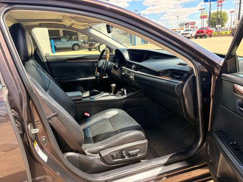 Used 2013 Lexus ES 350 w/ Luxury Pkg FWD image 7