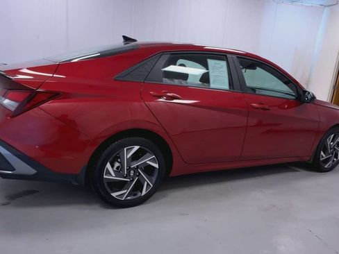 Used 2025 Hyundai Elantra Sport image 8