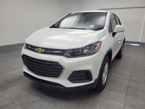 Used 2022 Chevrolet Trax LS w/ Tint and Cruise Package AWD/4WD image 15