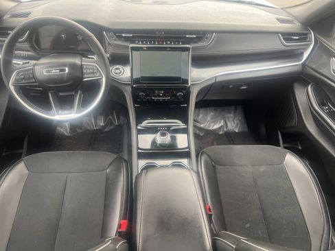 Used 2023 Jeep Grand Cherokee L Laredo AWD/4WD image 5