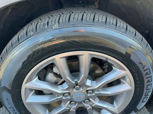 Used 2022 GMC Terrain SLT w/ Infotainment Package II image 35