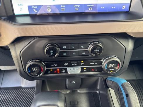 Used 2023 Ford Bronco Wildtrak AWD/4WD image 25