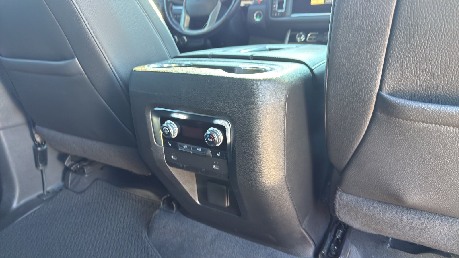 Used 2022 GMC Yukon Denali AWD/4WD image 27