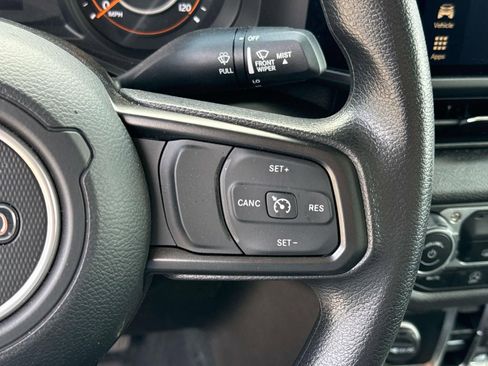 Used 2025 Jeep Gladiator Sport image 22