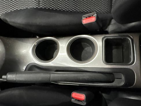Used 2015 Nissan Juke S FWD image 29