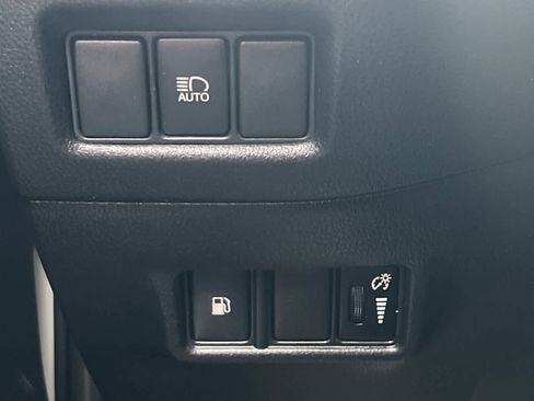 Used 2018 Toyota C-HR XLE image 31