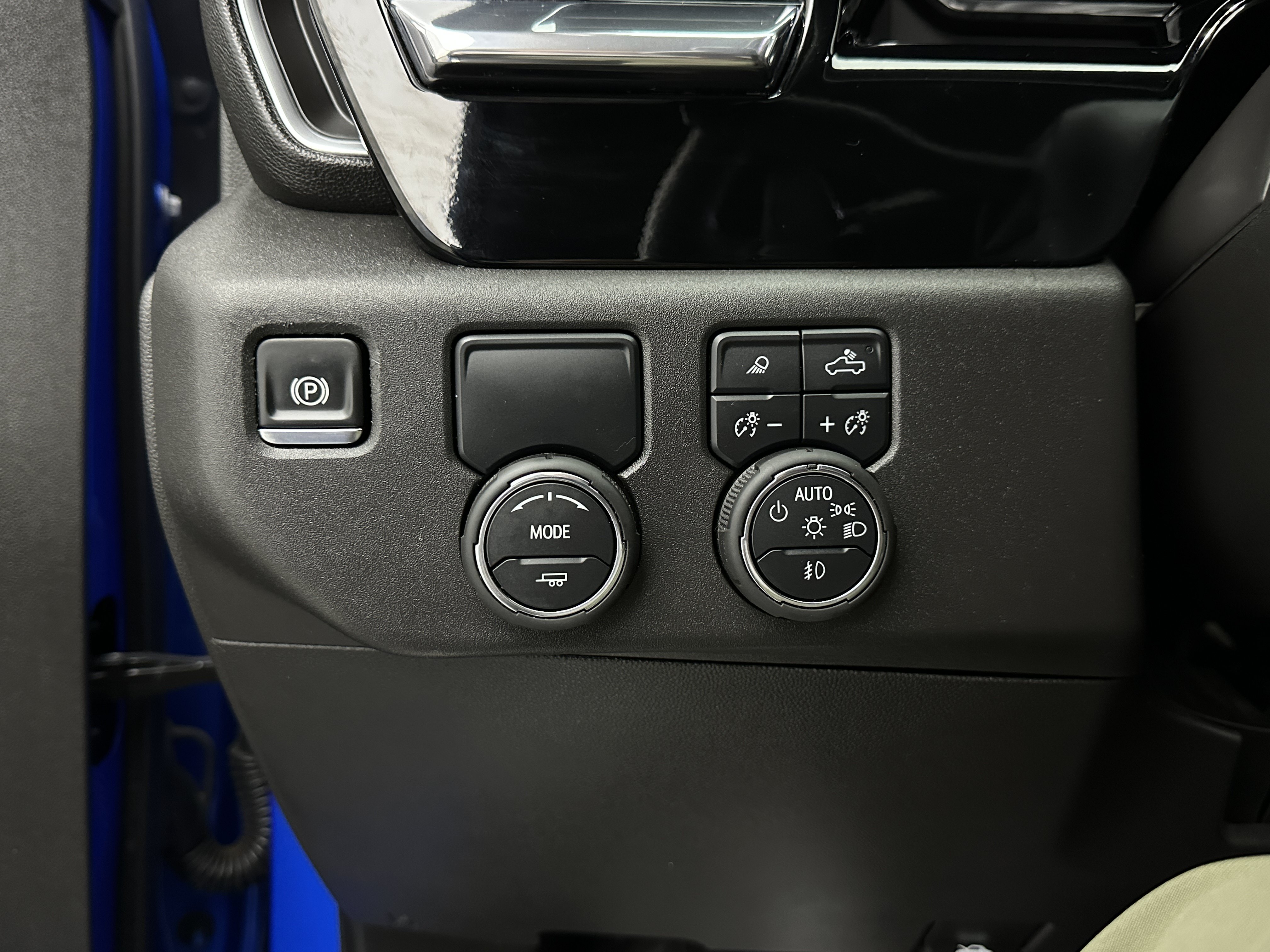 Used 2025 Chevrolet Silverado 1500 RST w/ Convenience Package II RWD image 21