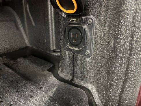 Used 2024 GMC Sierra 1500 AT4 w/ AT4 Premium Package image 8