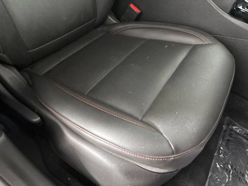 Used 2024 Chevrolet Trax RS w/ Sunroof Package FWD image 32