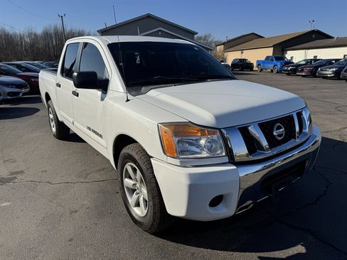 Used 2012 Nissan Titan SV image 4