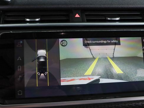 Used 2022 Land Rover Range Rover Velar R-Dynamic S image 19