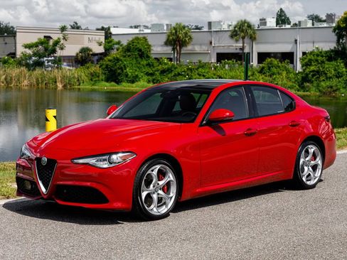 Used 2021 Alfa Romeo Giulia Ti Sport AWD/4WD image 7