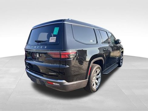 Used 2022 Jeep Wagoneer Series II AWD/4WD image 2