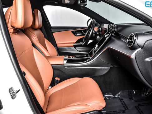 Used 2025 Mercedes-Benz C 300 4MATIC Sedan image 25