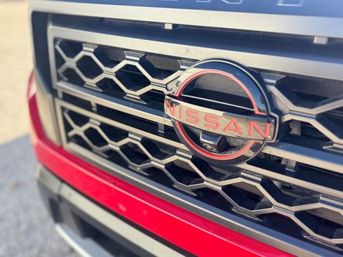 Used 2023 Nissan Frontier PRO-4X w/ Pro-4X Premium Package image 13