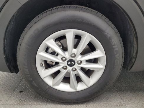 Used 2019 Kia Sorento FWD image 31