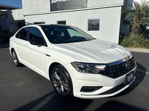 Used 2019 Volkswagen Jetta R-Line FWD image 2