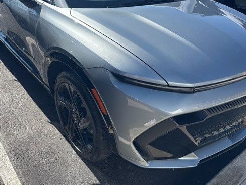 Used 2025 Chevrolet Equinox EV RS image 2