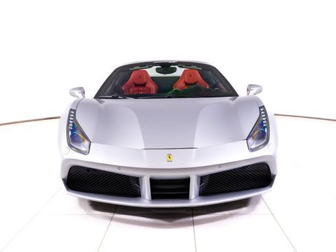 Used 2019 Ferrari 488 Spider RWD image 10