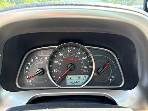 Used 2015 Toyota RAV4 LE AWD/4WD image 3