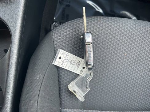 Used 2022 Kia Soul LX image 14