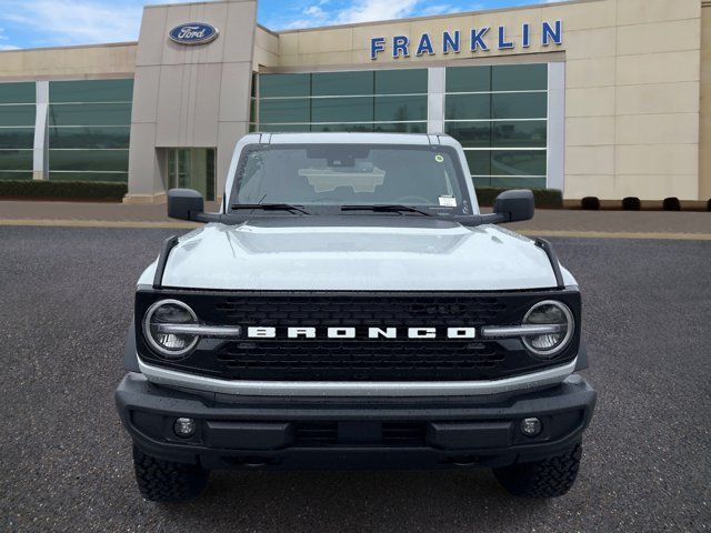 New 2026 Ford Bronco Outer Banks w/ Black Appearance Package AWD/4WD image 2