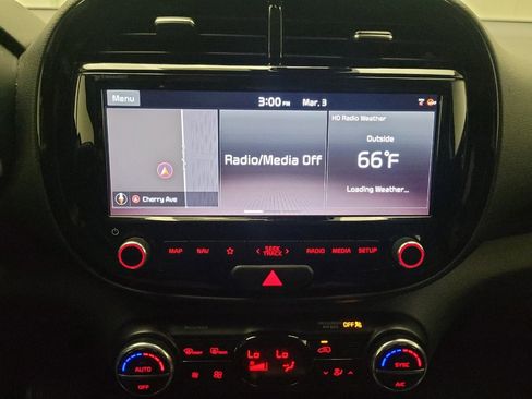 Used 2020 Kia Soul EX image 25