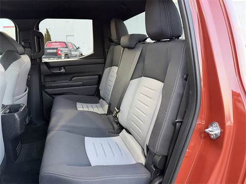 Used 2025 Toyota Tacoma TRD Sport image 15