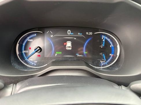 Used 2025 Toyota RAV4 XLE AWD/4WD image 12