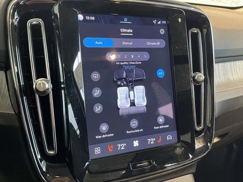 Used 2026 Volvo XC40 B5 Core w/ Climate Package image 27