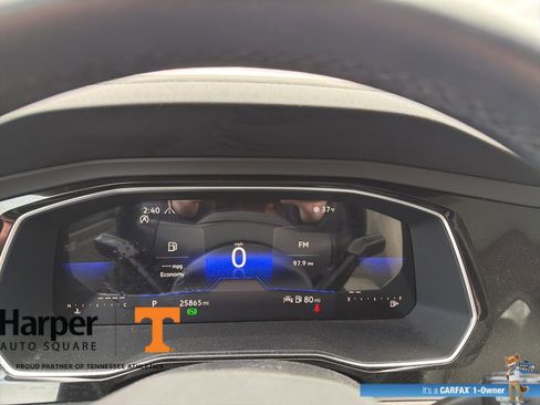 Used 2023 Volkswagen Jetta SE w/ Panoramic Sunroof Package image 15